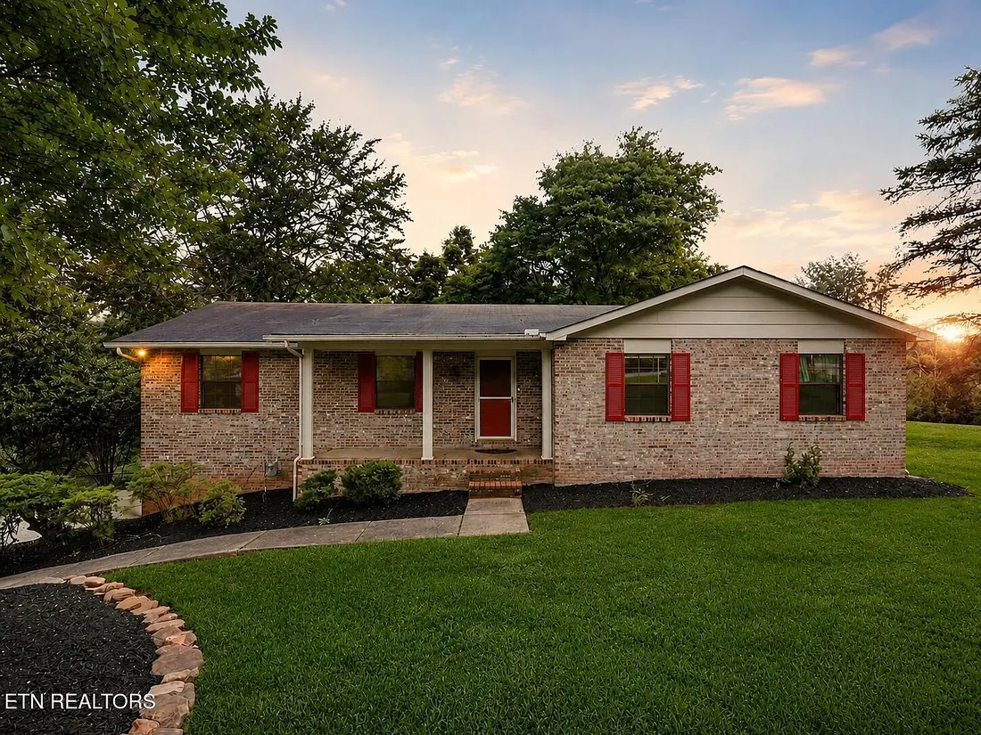1420 Buxton Dr