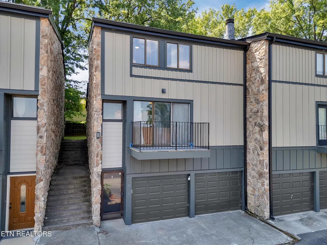 1916 Cherokee Bluff Dr