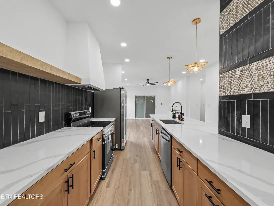 2218 Lincoln St SE — photo 5