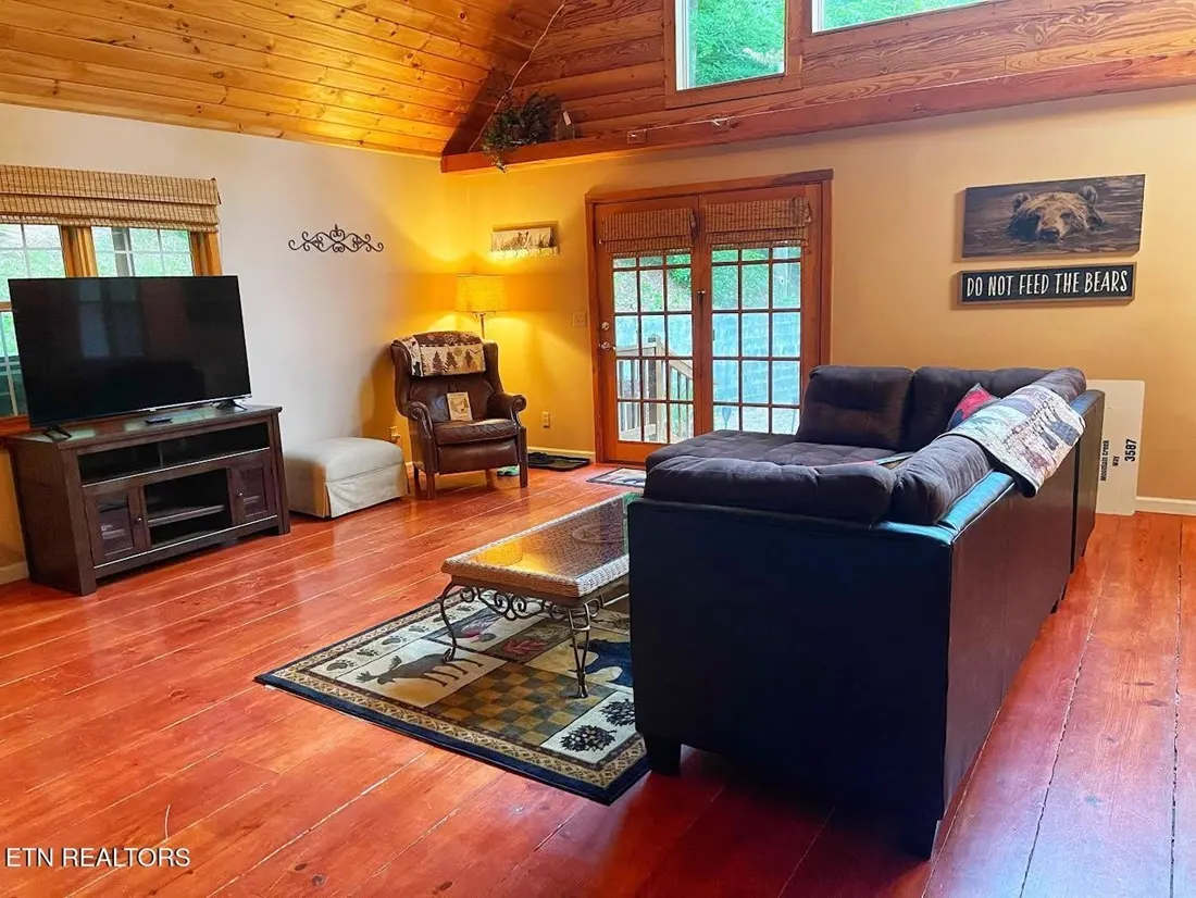 3587 Mountain Creek Way — photo 5